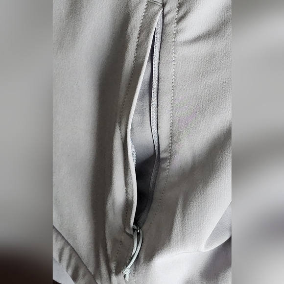 The North Face|Light Gray Windwall Jacket - Picture 8 of 9